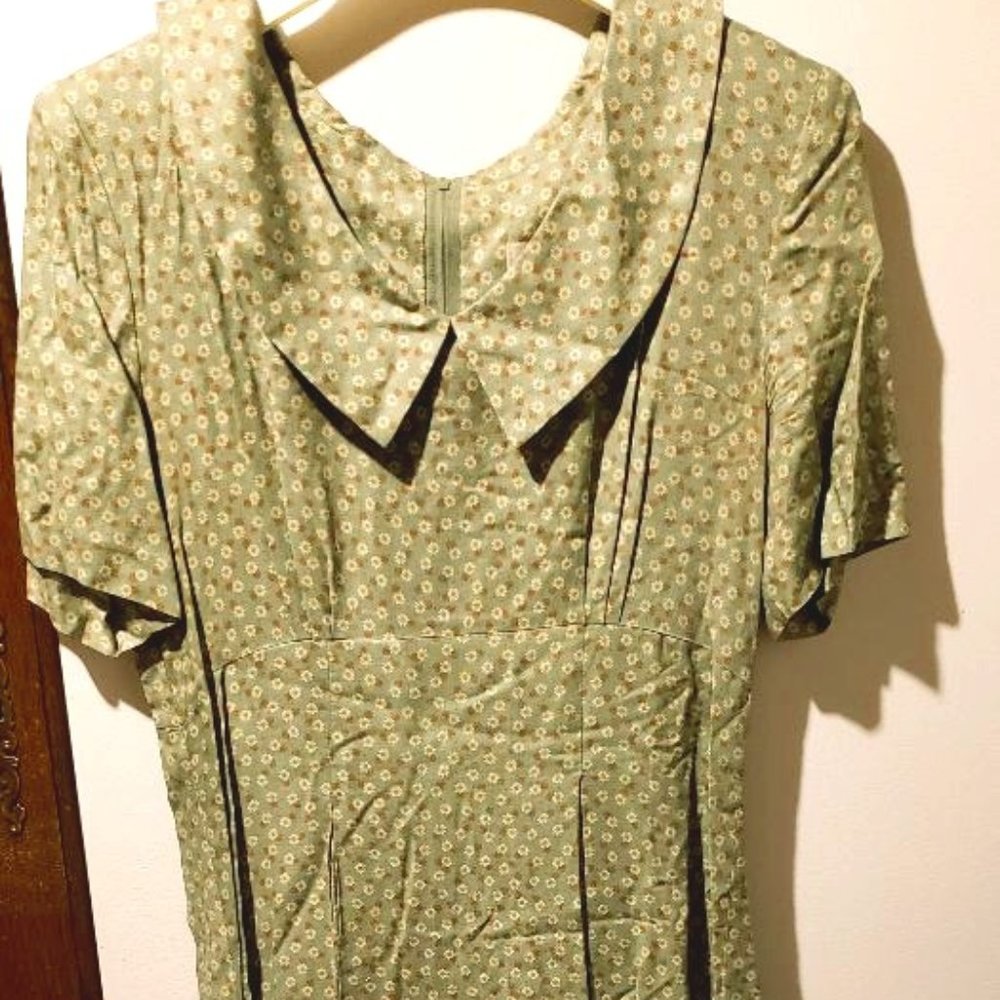 Sarah Chapman Rayon Pea Green Dress, Size 12